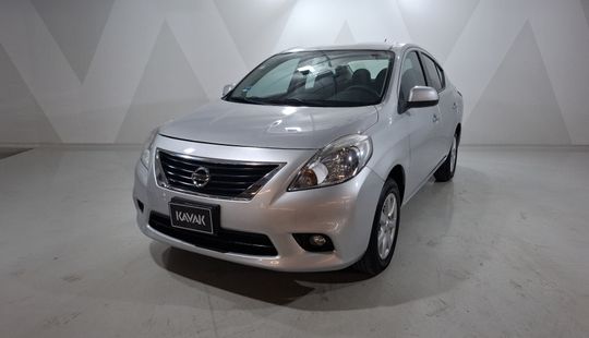 Nissan • Versa