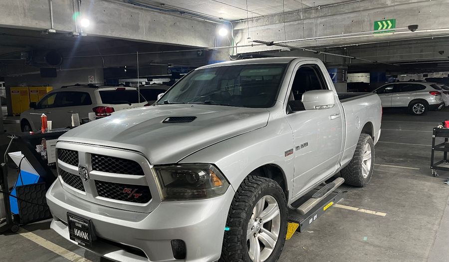 Ram 2500 5.7 RT 4WD Pickup 2014