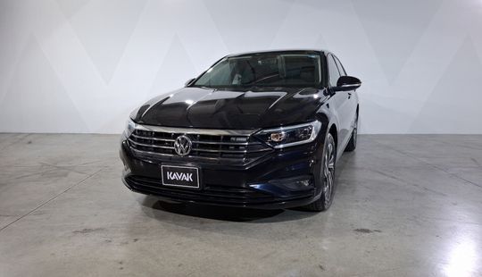 Volkswagen • Jetta