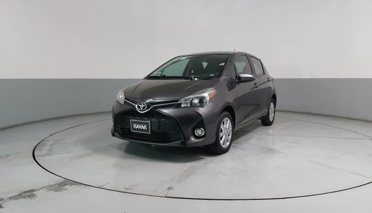 Toyota • Yaris