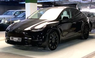 Tesla • Model Y