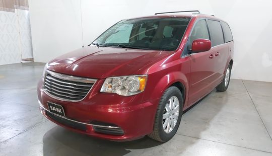 Chrysler • Town & Country