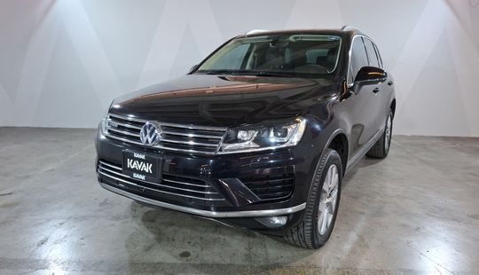 Volkswagen • Touareg