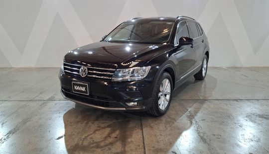 Volkswagen • Tiguan