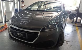 Peugeot • 208