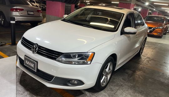 Volkswagen • Jetta