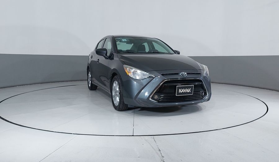 Toyota Yaris 1.5 R XLE AT Sedan 2018