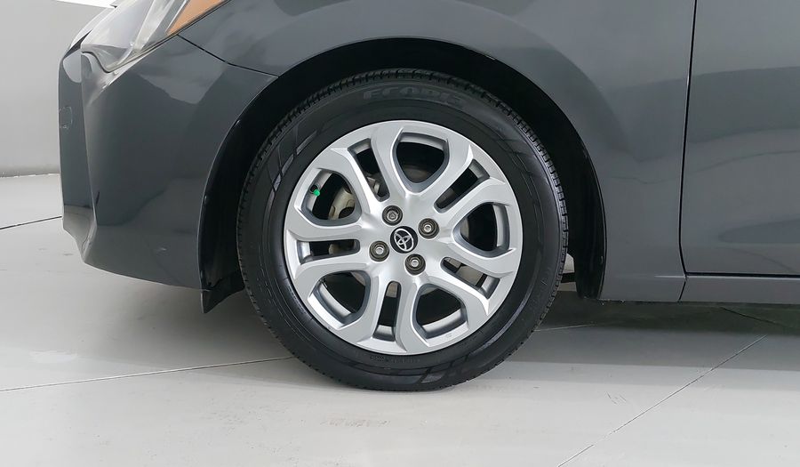 Toyota Yaris 1.5 R XLE AT Sedan 2018