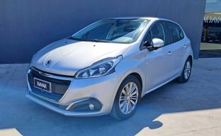 Peugeot • 208