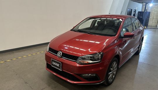 Volkswagen • Vento