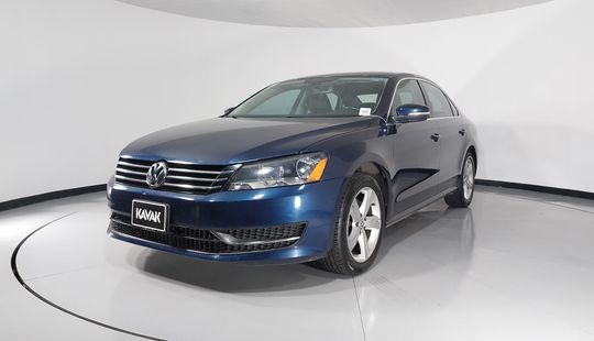 Volkswagen • Passat