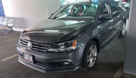 Volkswagen • Jetta