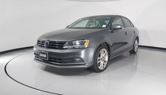 Volkswagen • Jetta