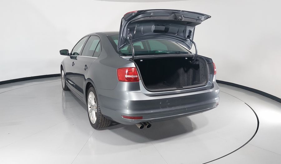 Volkswagen Jetta 2.5 SPORTLINE BOLSA PAQ WELT. TECHO MT Sedan 2015