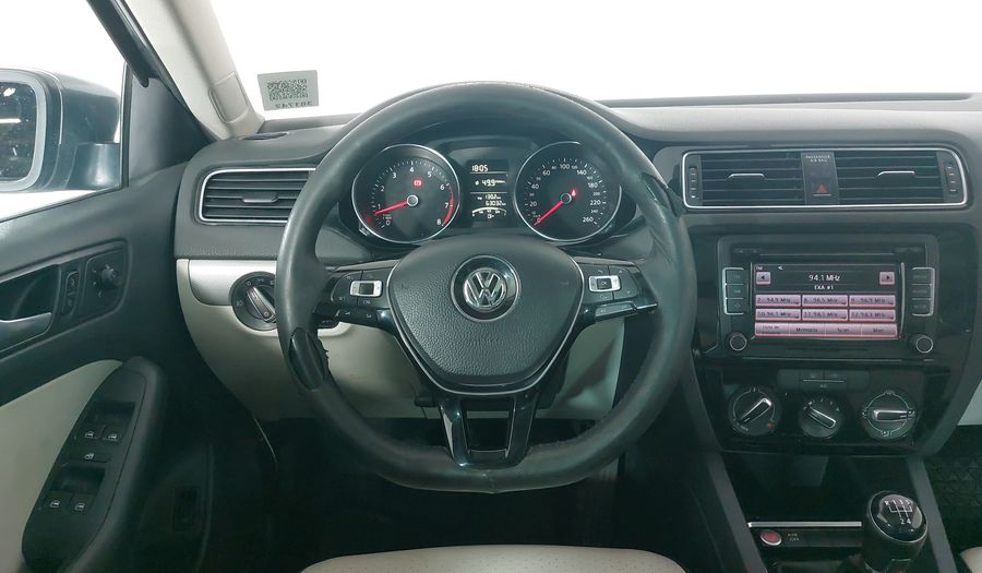 Volkswagen Jetta 2.5 SPORTLINE BOLSA PAQ WELT. TECHO MT Sedan 2015