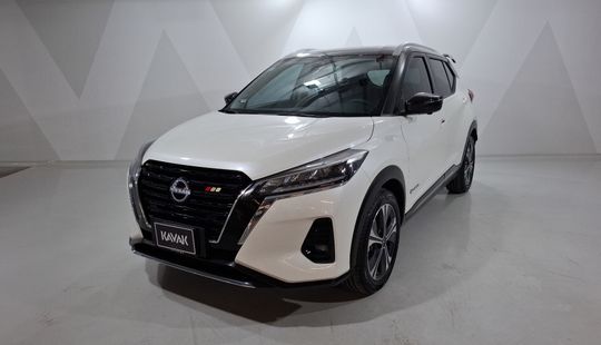 Nissan • Kicks Play