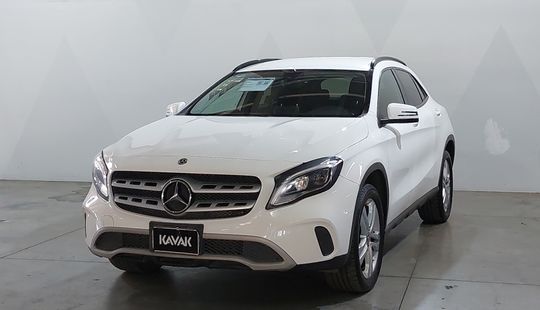 Mercedes Benz • Clase GLA