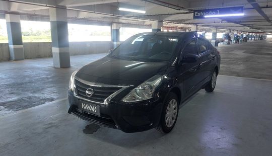 Nissan • Versa