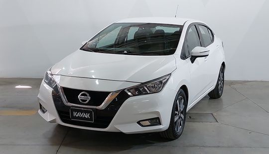 Nissan • Versa