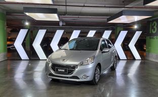 Peugeot • 208