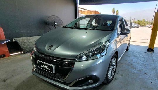 Peugeot • 208