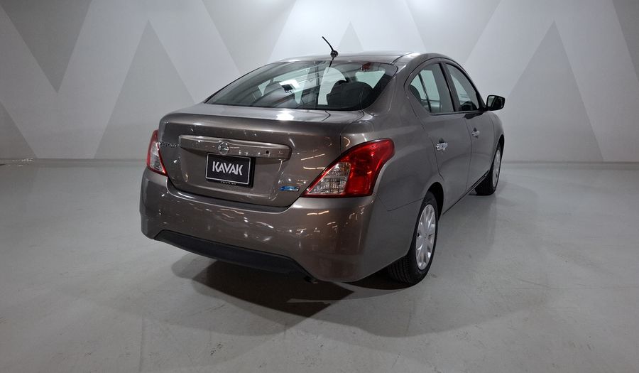 Nissan Versa 1.6 SENSE TA AC Sedan 2015