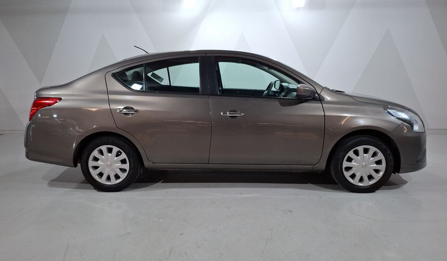 Nissan Versa 1.6 SENSE TA AC Sedan 2015