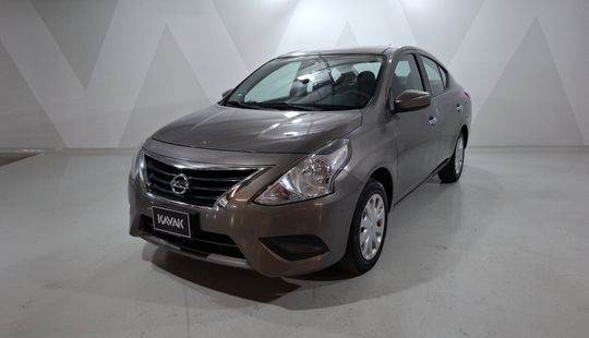 Nissan • Versa