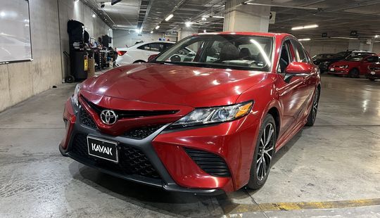 Toyota • Camry