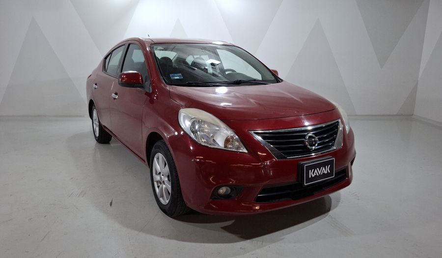 Nissan Versa 1.6 ADVANCE TA AC Sedan 2014