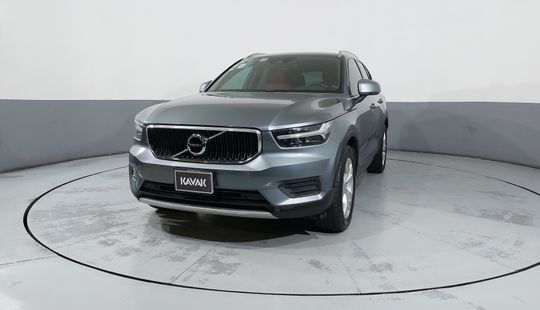 Volvo • XC40