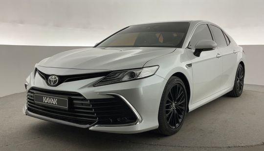 Toyota • Camry