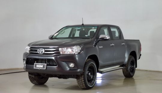 Toyota • Hilux