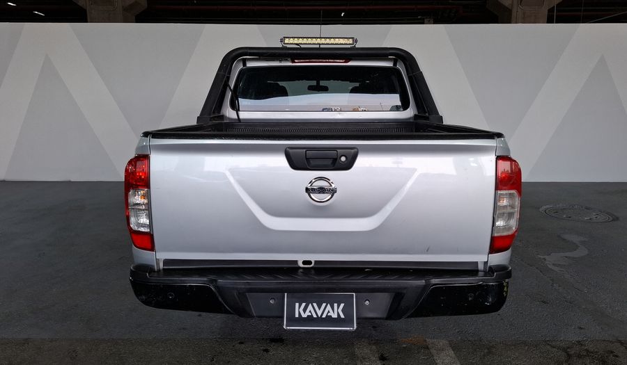 Nissan Np300 2.5 DOBLE CABINA SE AC PAQ SEG Pickup 2020