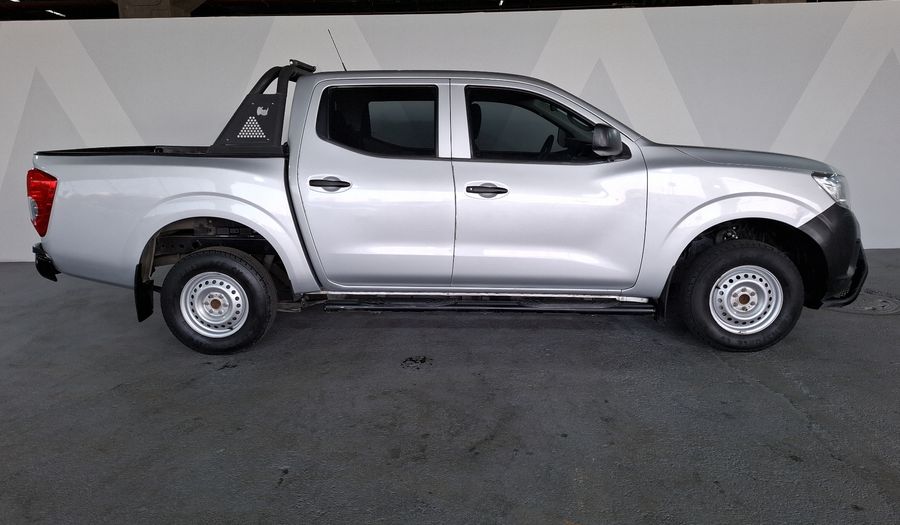 Nissan Np300 2.5 DOBLE CABINA SE AC PAQ SEG Pickup 2020