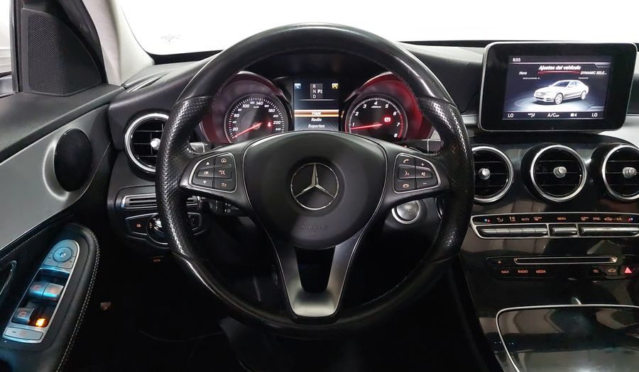 Mercedes Benz Clase C 2.0 200 CGI SPORT AT Sedan 2016