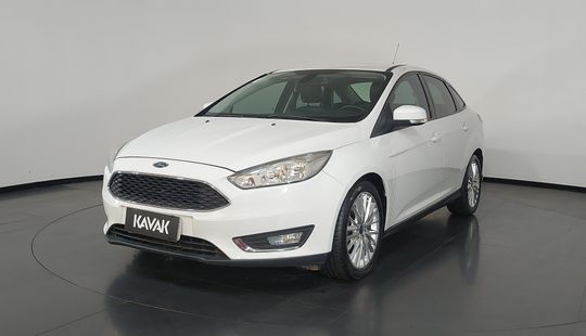 Ford Focus SE FASTBACK-2017