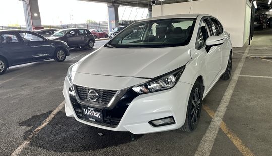 Nissan • Versa