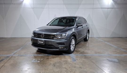 Volkswagen • Tiguan