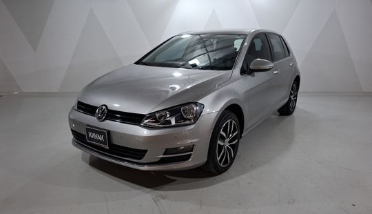 Volkswagen • Golf