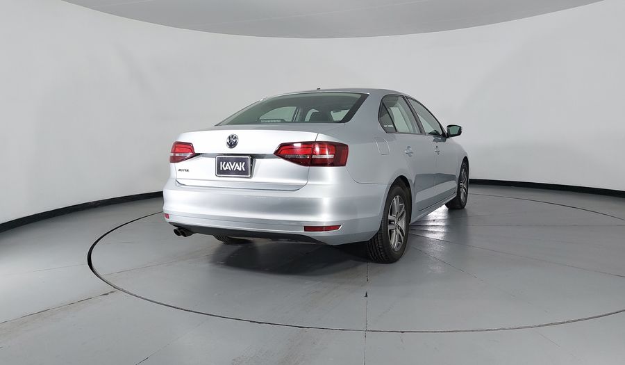 Volkswagen Jetta 2.5 TRENDLINE MT Sedan 2016