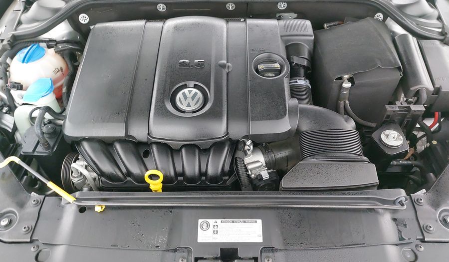 Volkswagen Jetta 2.5 TRENDLINE MT Sedan 2016