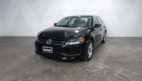 Volkswagen • Passat