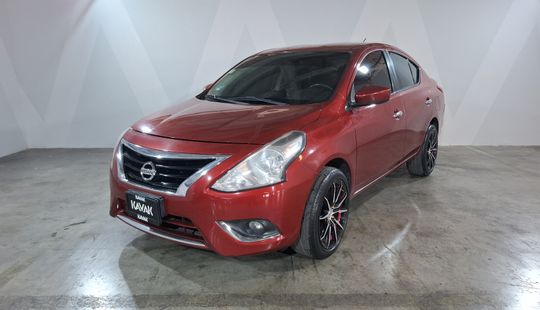 Nissan • Versa