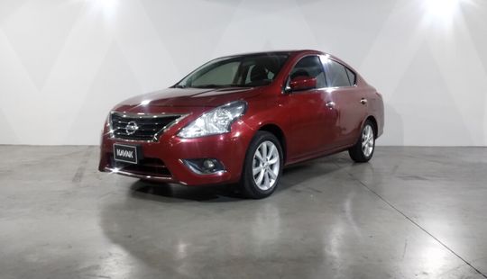 Nissan • Versa