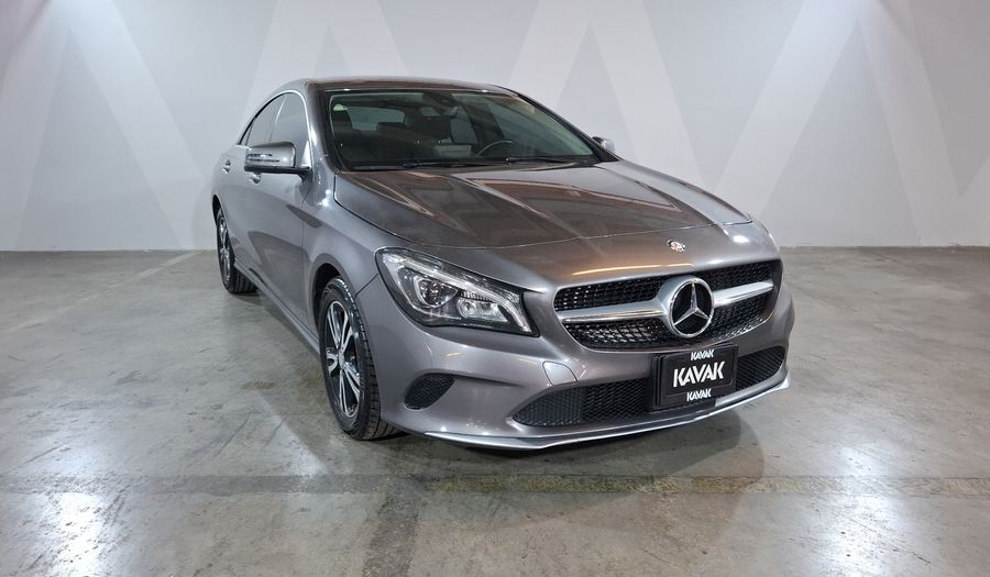 Mercedes Benz Clase Cla 1.6 CLA 180 CGI AT Coupe 2017