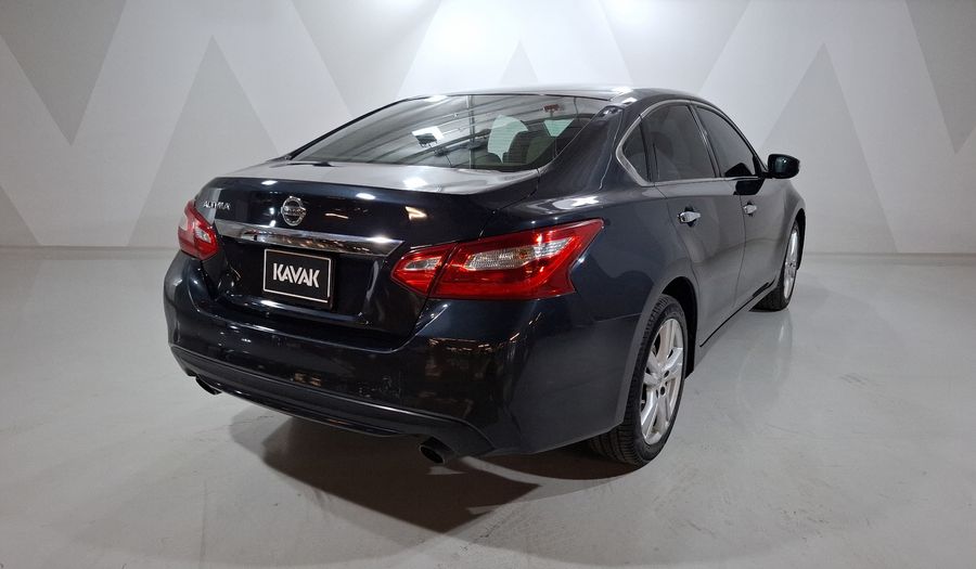 Nissan Altima 2.5 ADVANCE NAVI CVT Sedan 2017