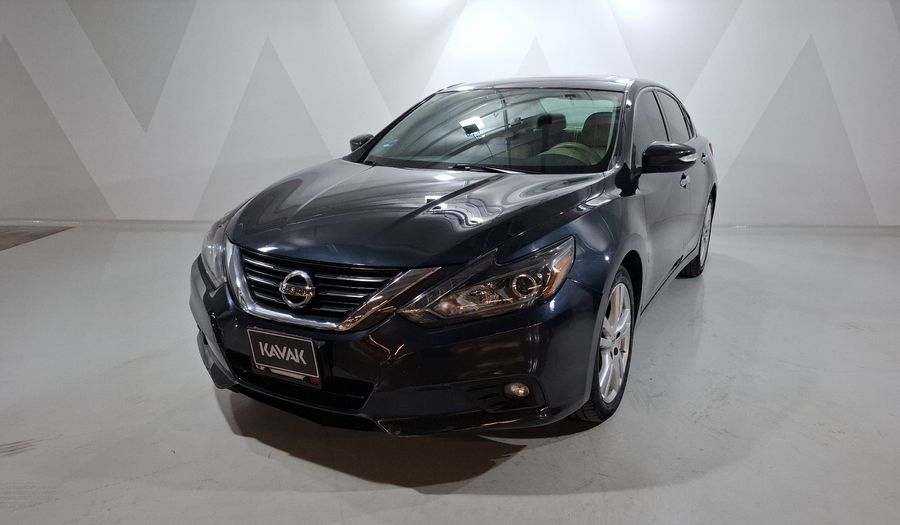 Nissan Altima 2.5 ADVANCE NAVI CVT Sedan 2017