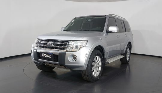 Mitsubishi • Pajero Full