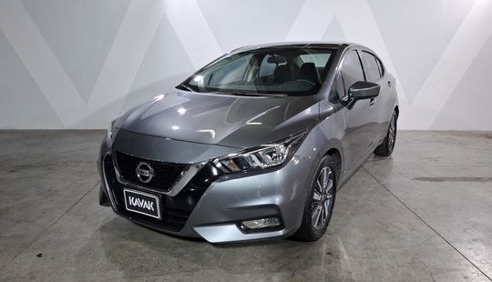 Nissan • Versa